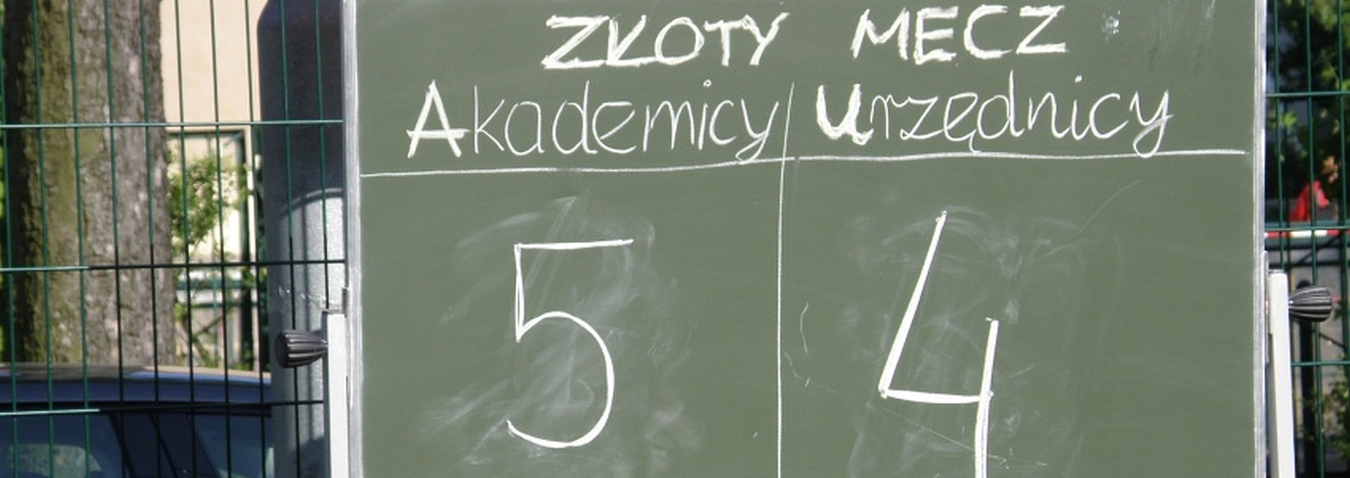 złoty mecz piłki nożnej